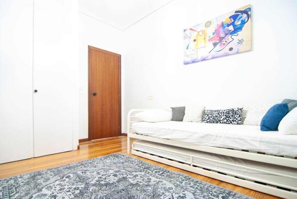 Bilborock By Zazpikaleak Apartment Bilbao Ngoại thất bức ảnh